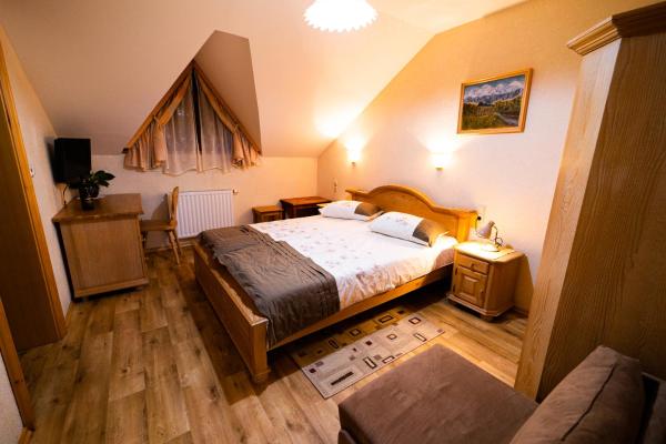 Guesthouse Močivnik, Prenota Affittacamere Hotel a Savinjska con parcheggio, Parcheggio