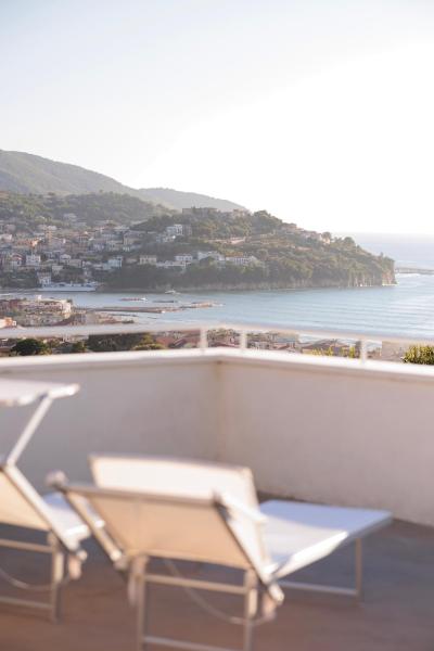 Orizzonte Mare Panoramic Rooms, Buchen Sie  Hotels in Cilento Coast mit Parkplatz, Parkplätze