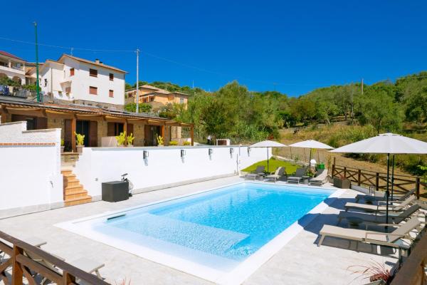Dominella, Buchen Sie  Hotels in Cilento Coast mit Pool, Schwimmbad