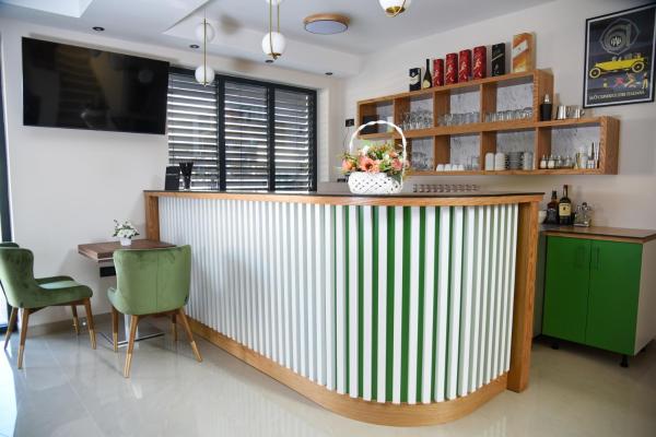 Merak Rooms & Caffe Bar, Buchen Sie  Šabac Zentralserbien