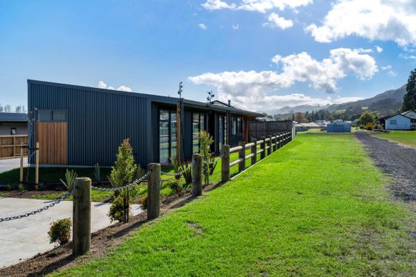 Custom designed holiday home, next to Cycleway, Buchen Sie  Te Aroha Waikato