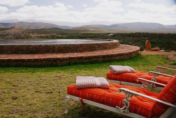 Rietfontein Ostrich Palace, Buchen Sie Bed & Breakfast Vleirivier 