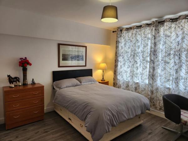 White House Ensuite double bedroom, Buchen Sie  Warrington Cheshire