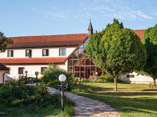 Penzion Holenský dvůr, Buchen Sie Hotel Ratiboř Tschechische Republik