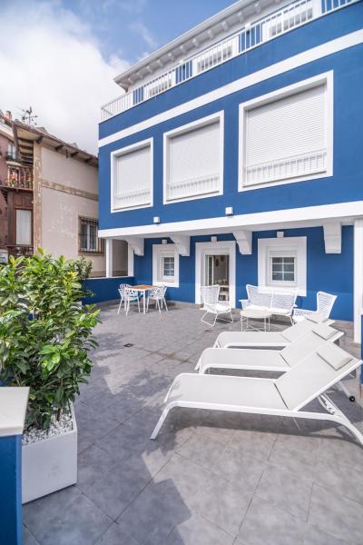 VILLA MARTA Apartamentos céntricos junto al mar, Buchen Sie Ferienwohnung Hotels in Kantabrien mit Parkplatz, Parkplätze