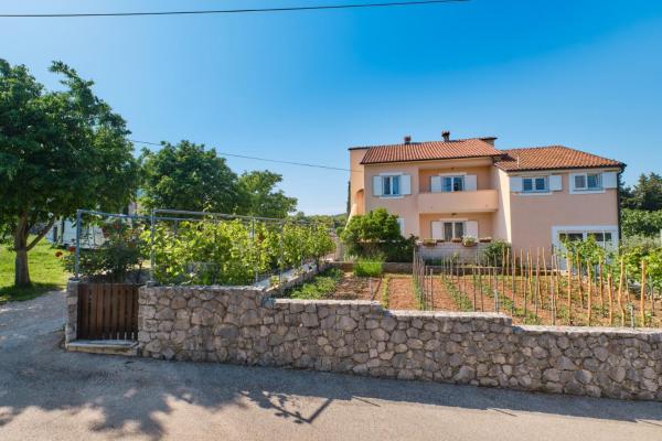 Apartments Blanka, Buchen Sie Ferienwohnung Hotels in Kvarner-Inseln mit Parkplatz, Parkplätze