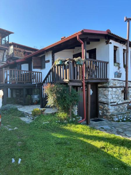 Guesthouse Eleni, Prenota Affittacamere Hotel a Tessaglia con parcheggio, Parcheggio