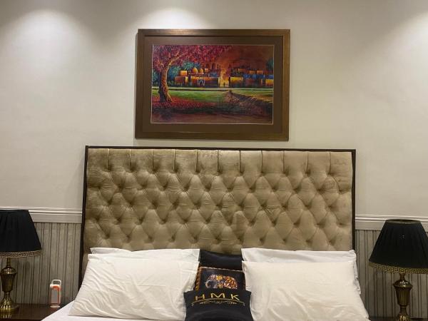 Hotel Milton, Buchen Sie  Hotels in Islamabad mit Parkplatz, Parkplätze