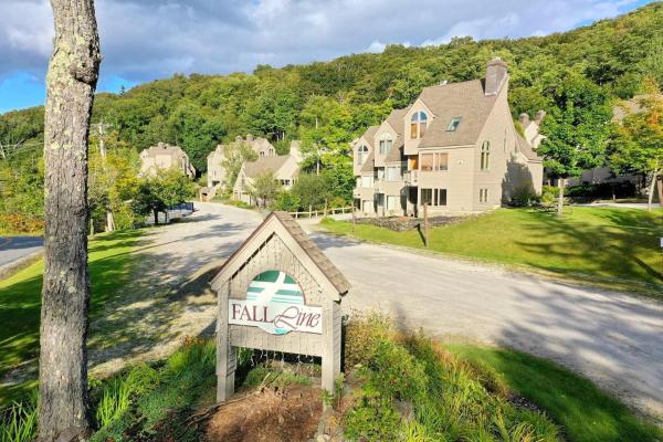 Fall Line Condos by Killington VR - Studios, Buchen Sie  Hotels mit Pool in New England, Schwimmbad