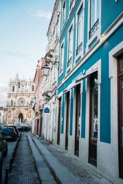 Corações Unidos "A Pensão", Book Hotel Alcobaça 