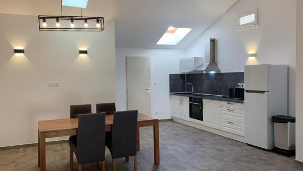 Appartement rue de Provence, Prenota  Hotel a Alvernia con parcheggio, Parcheggio