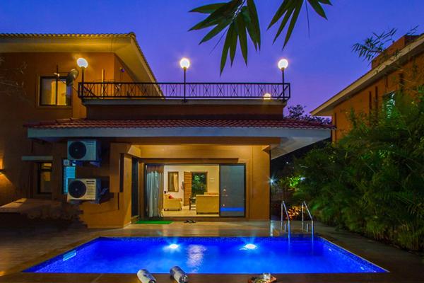 StayVistas B-24 Spring - Villa Amidst Greenery with Private Pool & Terrace, Réserver  Hôtels à Maharashtra avec piscine, Piscine