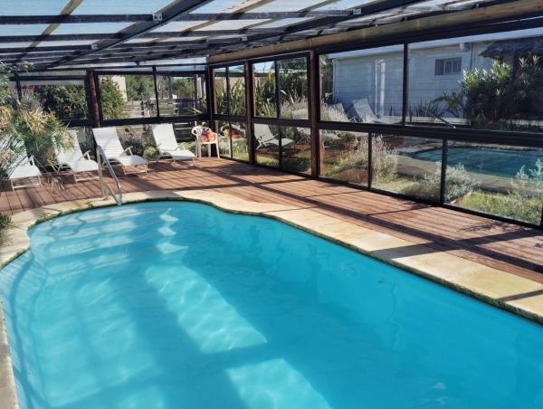 Noctilucas en PuntaNegra, cerquita de la playa y piscina climatizada, Prenota  Hotel a Maldonado con piscina, Piscina