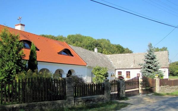 Sörényes Udvarház, Reserva ahora Apartamento Hoteles en Transdanubia Central con aparcamiento, Aparcamiento