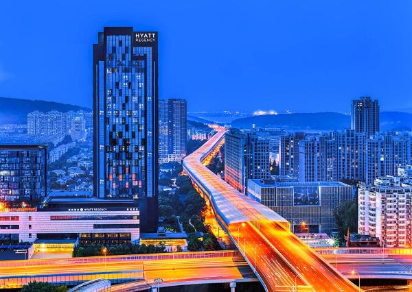 Hyatt Regency Wuhan Optics Valley, Prenota Hotel Hotel con piscina a Hubei, Piscina