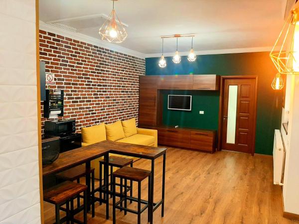 Stelis House
