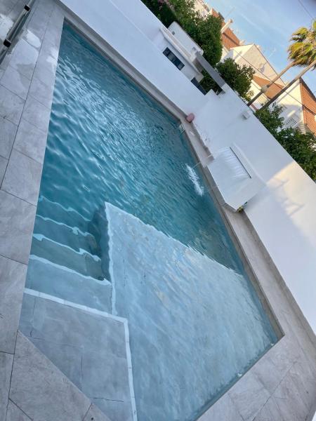 MEDITERRANEAN HOUSE - Habitaciones Privadas en Casa Compartida, Buchen Sie Hotel Hotels in Provinz Sevilla mit Pool, Schwimmbad