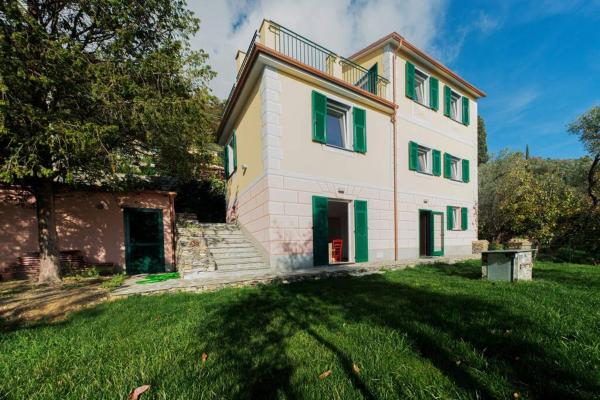 Casa Faveto, new Villa on Golfo Paradiso, Book  Hotels in Recco with Parking, Parking