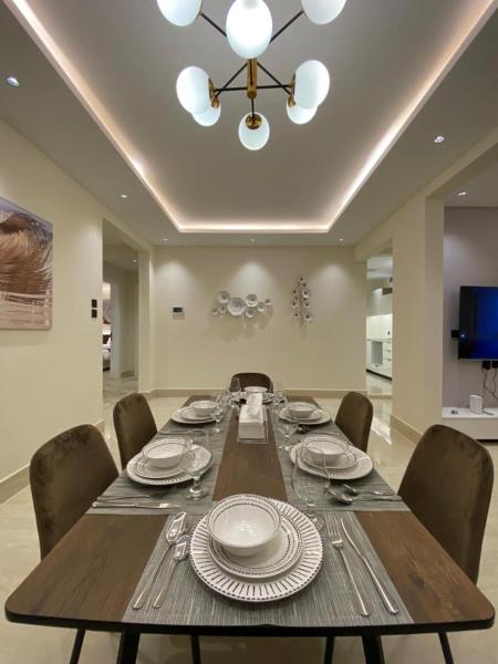 Riyadh luxury الملقا 2, Buchen Sie  Hotels in Provinz Riad mit Parkplatz, Parkplätze