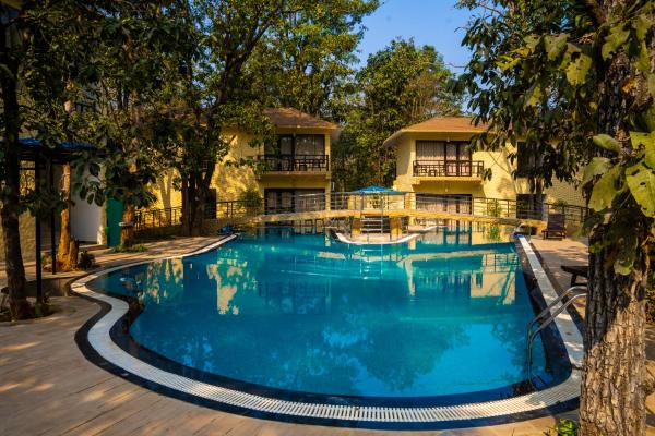 Citrus Prime Kanha Resort and Villas, Prenota  Hotel a Kisli con piscina, Piscina