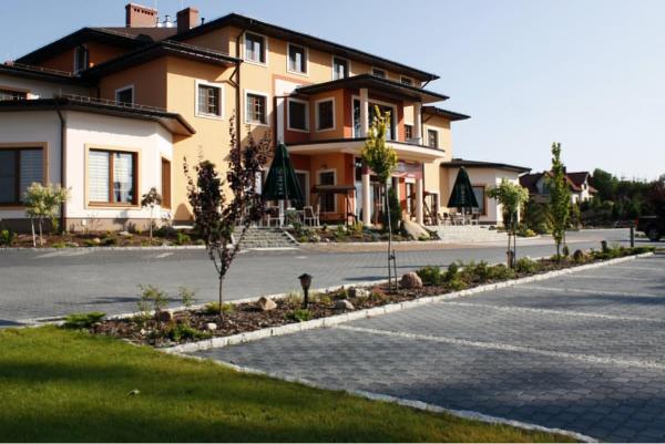 Hotel Ambasada, Buchen Sie Hotel Grunau 