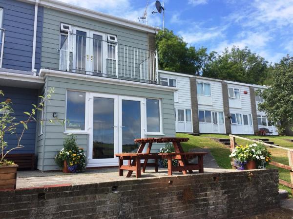Freshwater Bay Holiday Cottages, Prenota Villaggio turistico Hotel a Dyfed con parcheggio, Parcheggio