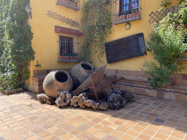 Cortijo rural Archidona, Buchen Sie  Hotels in Zagra mit Parkplatz, Parkplätze