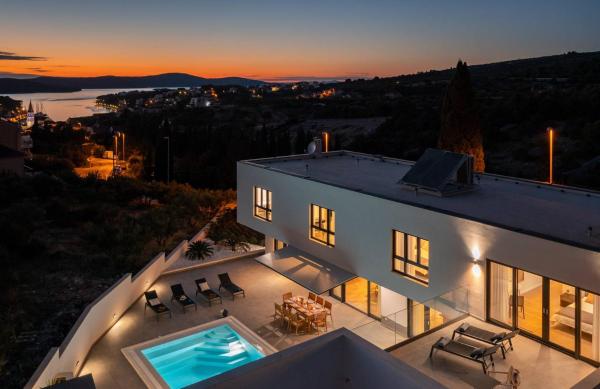 Villa Smiljana with swimming pool, Prenota  Hotel con piscina a Croatian Islands, Piscina