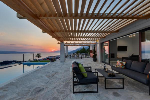 Villa Kostela Makarska, Buchen Sie  Hotels in Gespanschaft Split-Dalmatien mit Pool, Schwimmbad