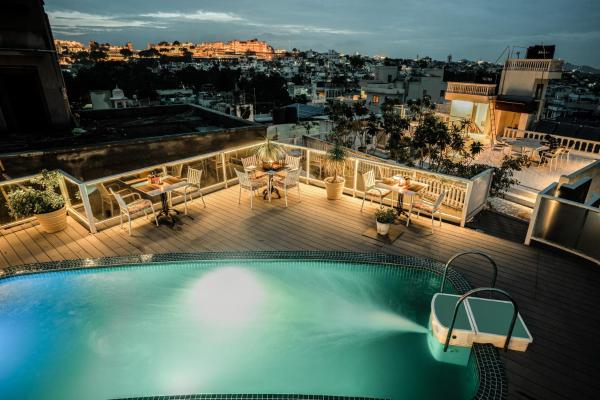 Tripli Hotels Shambhu Villas, Prenota  Hotel a Rajasthan con piscina, Piscina