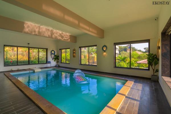 Ekostay Kingfisher Villa I Indoor Pool I Cloud 9, Réserver  Hôtels à Maharashtra avec piscine, Piscine