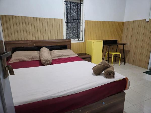 EMWEKA Guest House, Prenota  Balikpapan 