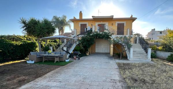 TRAVELLIVING - Sicilian Villa Carnemolla, Prenota  Hotel a Sicilia con parcheggio, Parcheggio