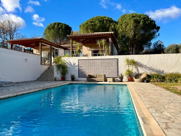 Au Bonheur Dezange, Réserver  Hôtels à Hérault avec piscine, Piscine