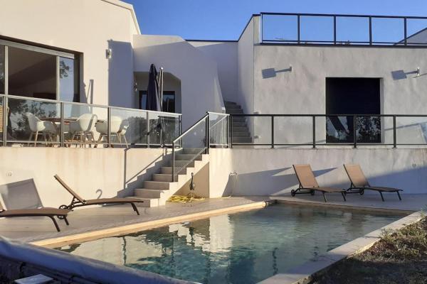 Villa Rossa Contemporaine Piscine chauffée, Reserva ahora  Hoteles con piscina en Palasca, Piscina