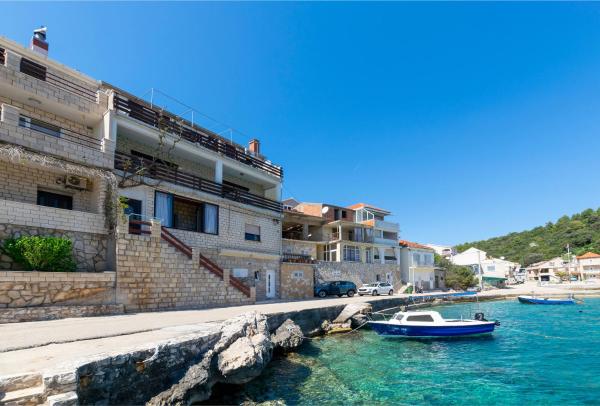 Apartments First row, Prenota Appartamento Zavalatica 