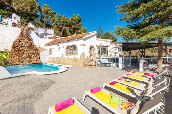 Villa Las Palomas con piscina privada by At Home Costa del Sol, Buchen Sie  Hotels mit Pool in Axarquía, Schwimmbad