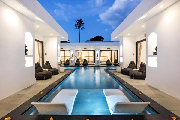 Villa Kelolyne, Buchen Sie  Hotels mit Pool in Badung, Schwimmbad