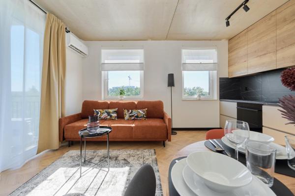 Fresh & Stylish Apartments in Pozna? with Parking & Balcony by Noclegi Renters, Buchen Sie Ferienwohnung Nowe Miasto 