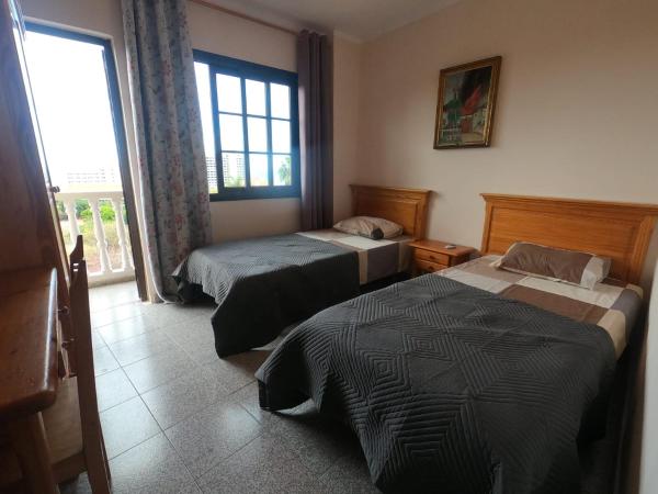 Twin Room at Villa Lila, Prenota  Puerto de la Cruz Tenerife