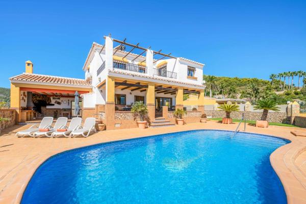 Villa Marta Nerja, Buchen Sie  Hotels mit Pool in Axarquía, Schwimmbad
