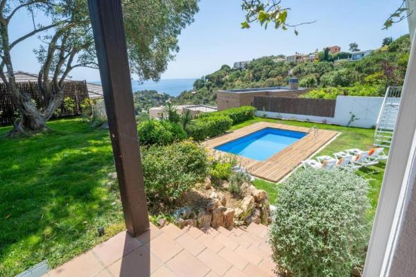 Lesal Villas Rentals, Villa Mar Azul, Tossa de Mar, Prenota  Hotel a Costa Brava con piscina, Piscina