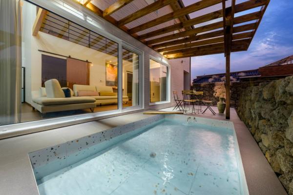 Tov & Kara, Reserva ahora  Hoteles en Isla de Jeju con aparcamiento, Aparcamiento