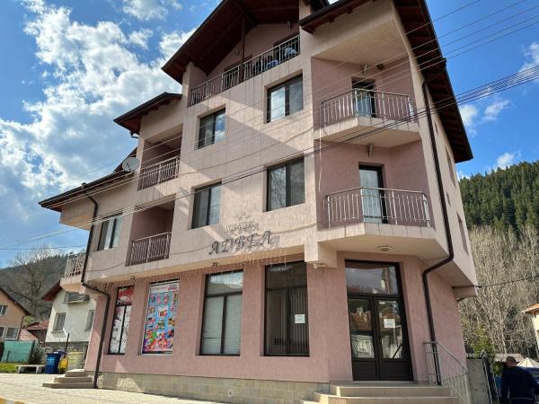 Advel Guest Hous, Prenota Affittacamere Madzhare 
