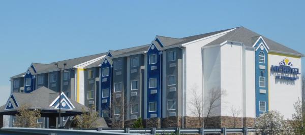 Microtel Inn & Suites by Wyndham Wheeling at The Highlands, Buchen Sie Hotel Triadelphia West Virginia
