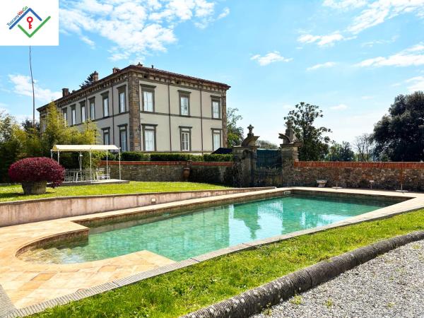Villa Orlando, Book  Capannori Tuscany
