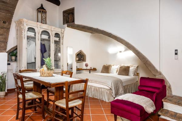 Angoletto Medioevale, Buchen Sie  Viterbo Vicosee