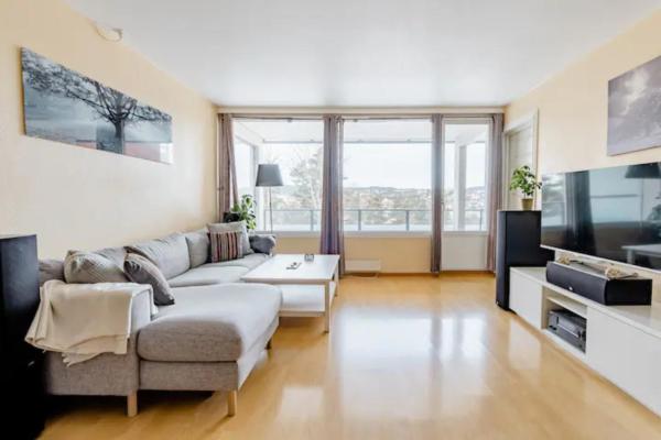 Calm and tidy room in apartment, 14min train ride to city center, Buchen Sie Ferienwohnung Høybråten Bezirk Oslo