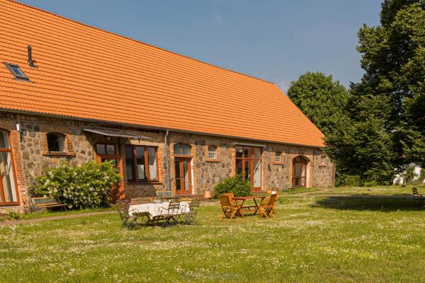 Ferienwohnungen Hof Luisenau, Buchen Sie  Temmen-Ringenwalde Uckermark