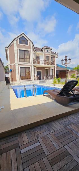 Paradise Corner Villa, Buchen Sie  Hotels mit Pool in Qabala, Schwimmbad